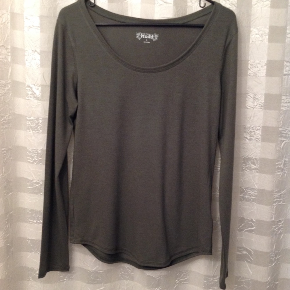 4/$25  Mudd Long Sleeve Tee Size L (Junior)